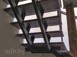 Лестница на металлическом каркасе Дуэт
