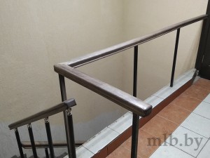 Ограждение металлической лестницы