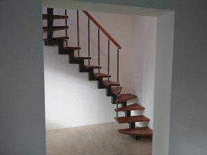 Лестница с металлическим каркасом
