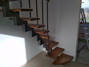 Производство лестницы на дачу под ключ