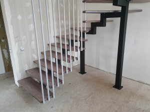 Вертикальное ограждение для лестницы