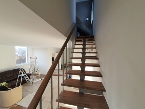 Вид с лестницы в доме