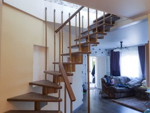 Недорогие лестницы для дома в Беларуси