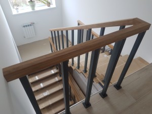 Лестницы с ограждением из дуба
