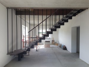 Подвесная лестница в доме 