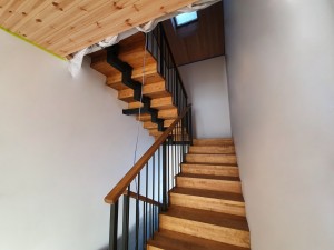 Две лестницы (подвал и второй этаж) в Заславле Две лестницы (подвал и второй этаж) в Заславле