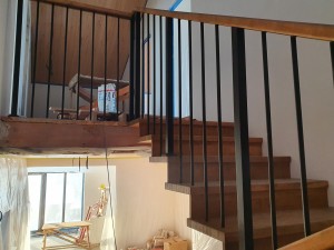 Две лестницы (подвал и второй этаж) в Заславле Две лестницы (подвал и второй этаж) в Заславле