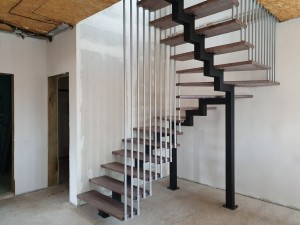 Лестница на монокосоуре: 5 уникальных особенностей и стильный дизайн
