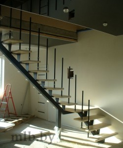 Надежная и современная цельносварная лестница в доме
