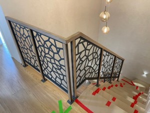 Установка лестницы серии Квадро с дубовыми ступенями и ограждением Мозаика в ЖК Северный берег Установка лестницы серии Квадро с дубовыми ступенями и ограждением Мозаика в ЖК Северный берег