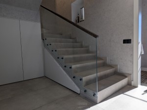 Стеклянные перила и стоимость дома: действительно ли они повышают «ценность» при продаже? Стеклянные перила и стоимость дома: действительно ли они повышают «ценность» при продаже?