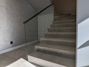 Стеклянные перила и стоимость дома: действительно ли они повышают «ценность» при продаже? Стеклянные перила и стоимость дома: действительно ли они повышают «ценность» при продаже?