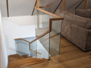 Что важно учесть перед покупкой стеклянного ограждения: безопасность, вид и реальные расходы