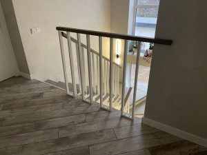 Установка ограждения "Рамка" с дубовым поручнем в д. Обчак