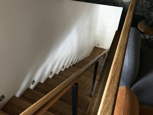 Установка лестницы Гарант со ступенями из дуба 60 мм и тросовым ограждением в д. Слободщина Установка лестницы Гарант со ступенями из дуба 60 мм и тросовым ограждением в д. Слободщина