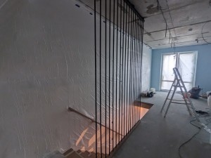 Установка лестницы Моно со ступенями из дуба 60 мм с ограждением в потолок на пр-те Дзержинского Установка лестницы Моно со ступенями из дуба 60 мм с ограждением в потолок на пр-те Дзержинского