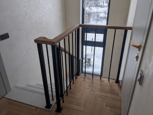 Установка ограждения Вертикаль с поручнем из дуба в деревне Глебковичи
