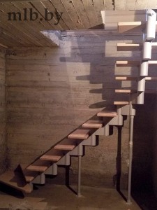Надежная лестница Авангард для подвала и дома