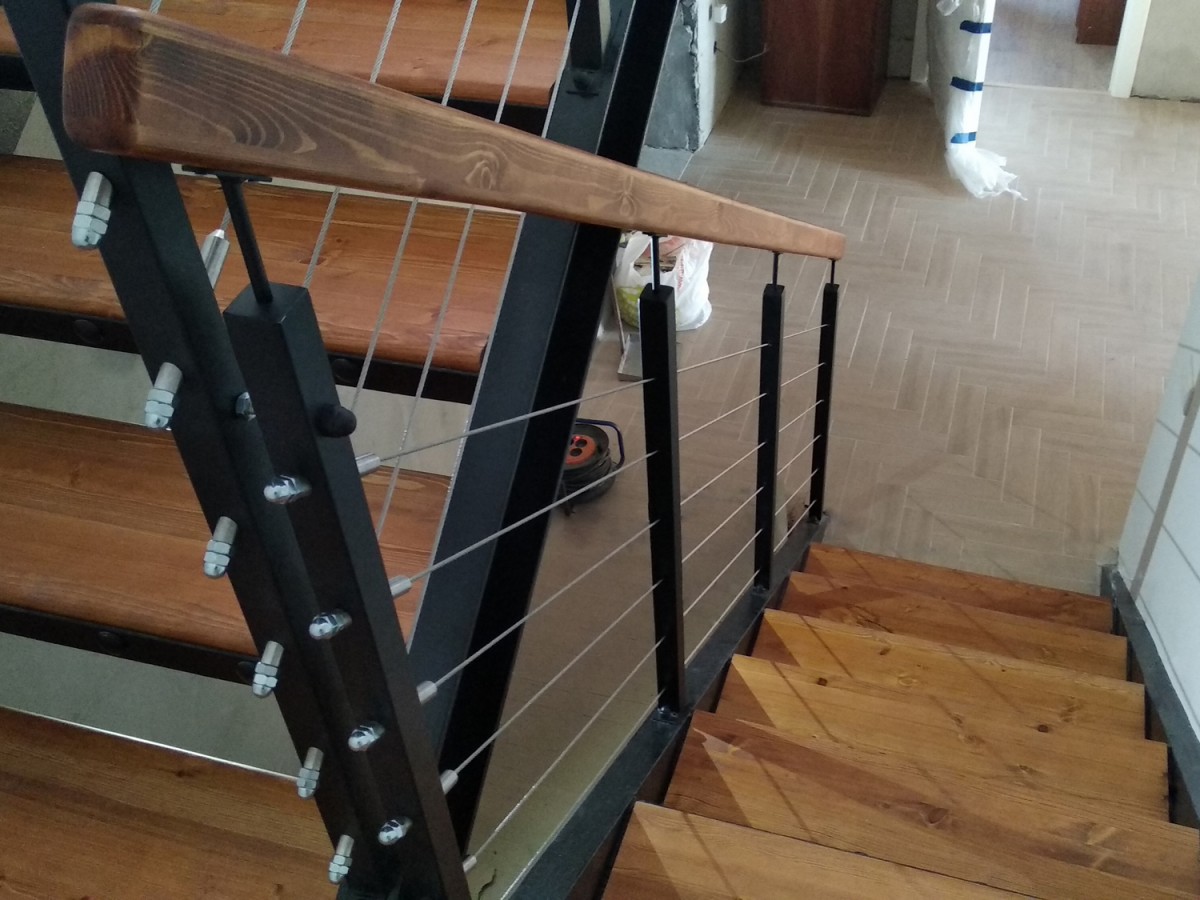 Какую выбрать лестницу на второй этаж в частном доме?