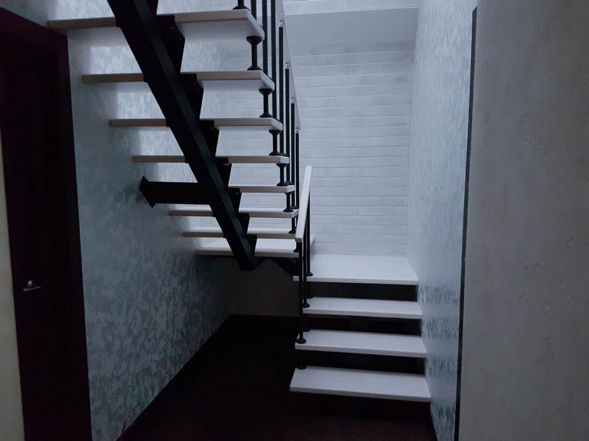 Лестница на металлическом каркасе в Орше