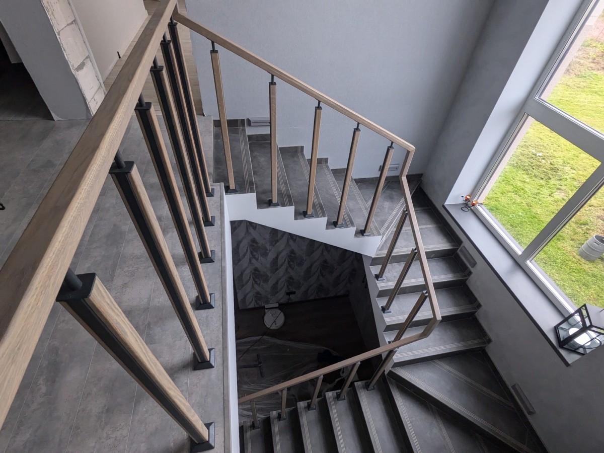 Ограждение с комбинированными стойками